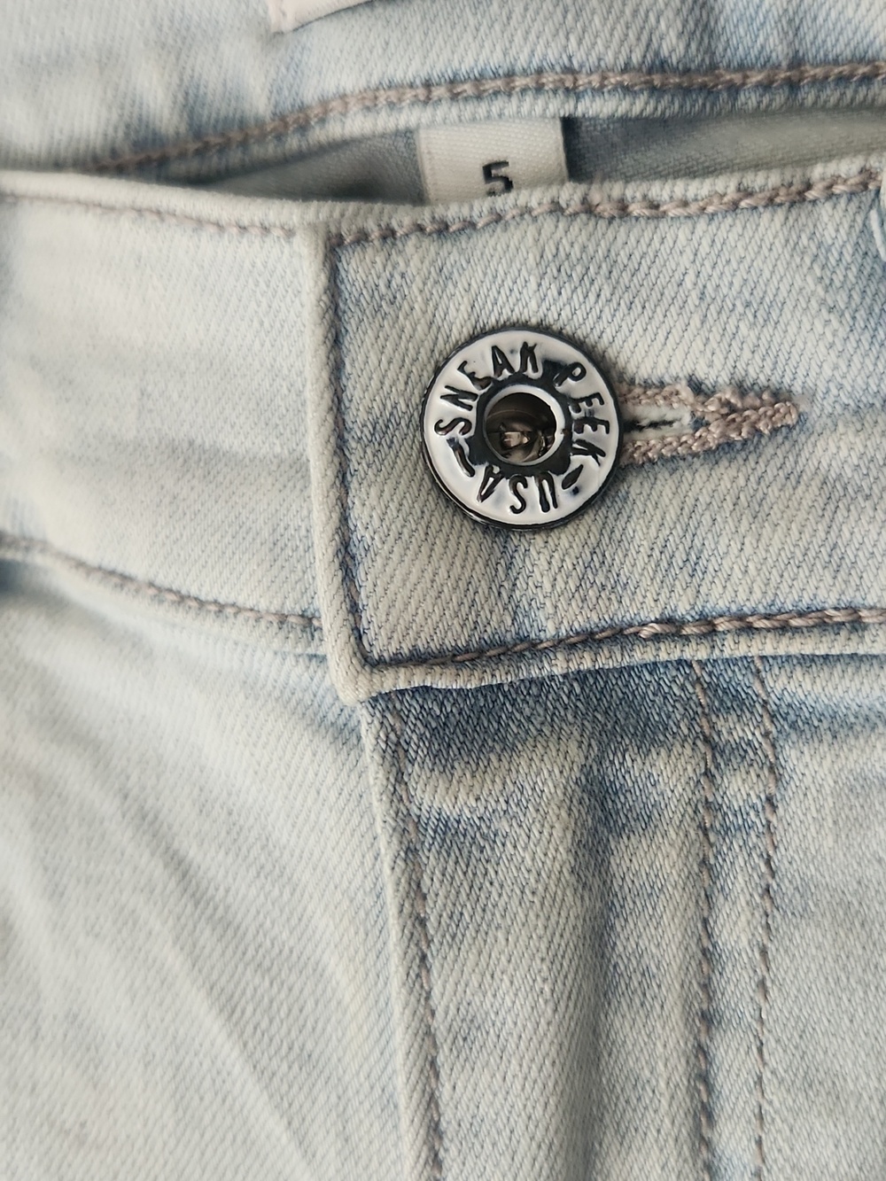 Sneak Peek Light Wash Floral Embroidered Women’s Jeans - Picture 4 of 8